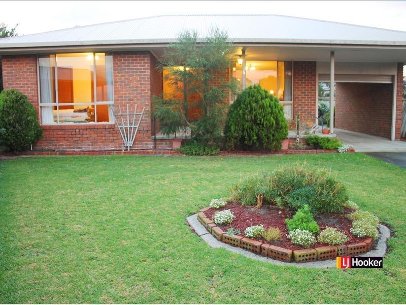 5 Moonah Way, Inverloch VIC 3996