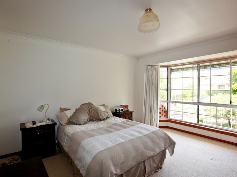 16B Sandymount Avenue, Inverloch VIC 3996