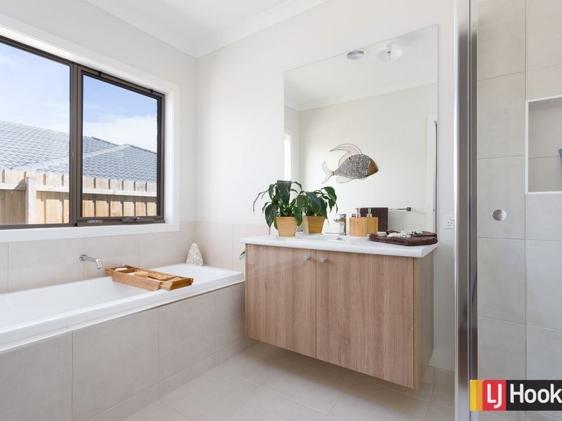 66 Woodland Heath Drive, Inverloch VIC 3996