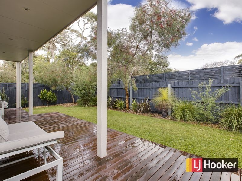 2/12 Ebor Avenue, Inverloch VIC 3996