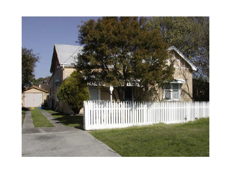 4 Hopetoun Street, Inverloch VIC 3996