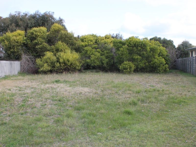 1 Smythe Place, Inverloch VIC 3996