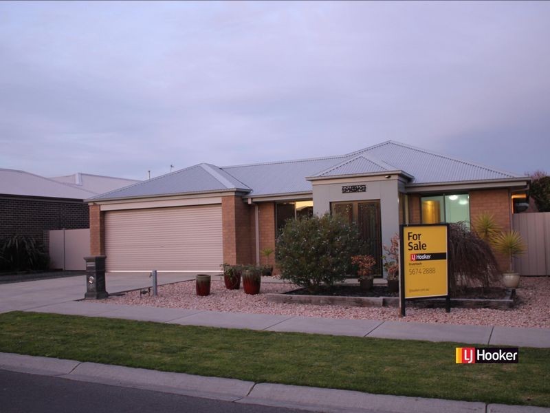 8 Surrey Place, Inverloch VIC 3996