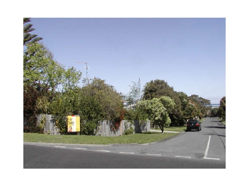 22 Bruce Street, Inverloch VIC 3996