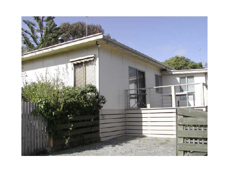 22 Bruce Street, Inverloch VIC 3996