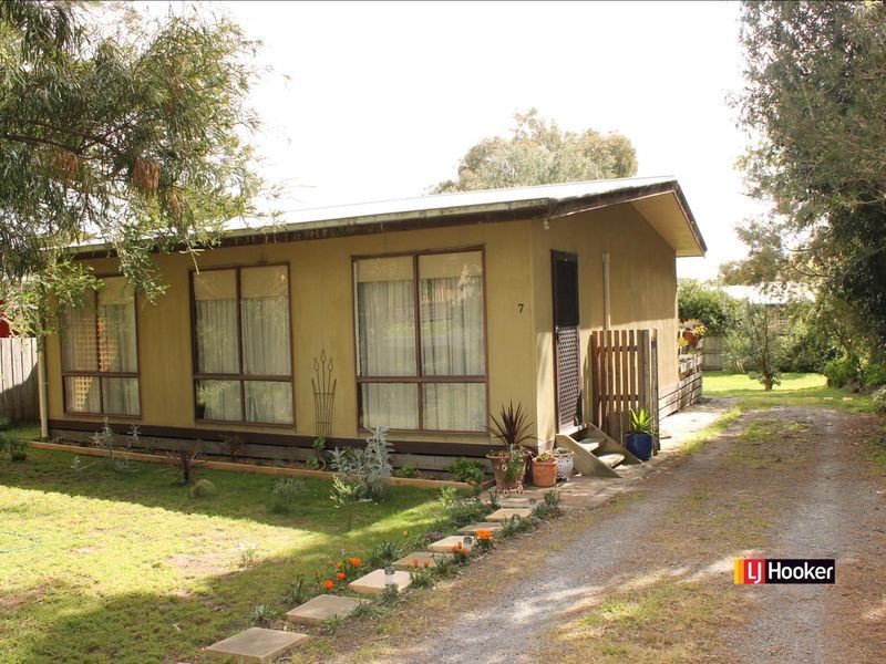 7 Wilson Avenue, Inverloch VIC 3996