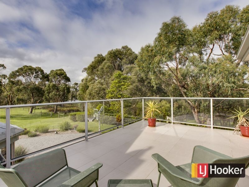 120 Albert Ruttle Drive, Inverloch VIC 3996