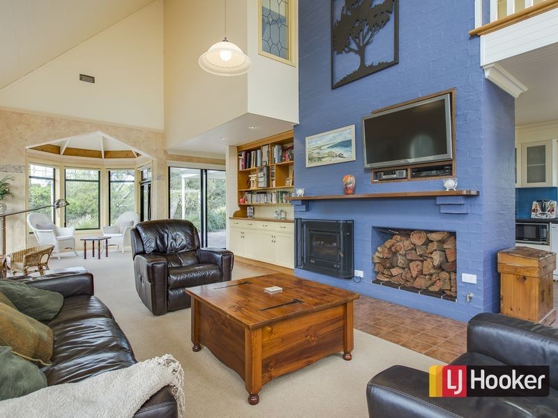 120 Albert Ruttle Drive, Inverloch VIC 3996
