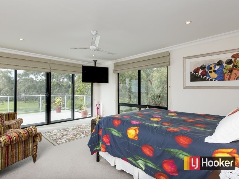 120 Albert Ruttle Drive, Inverloch VIC 3996