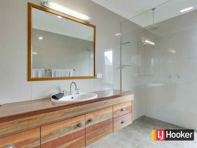 120 Albert Ruttle Drive, Inverloch VIC 3996