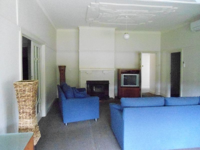 25 Hopetoun Street, Inverloch VIC 3996