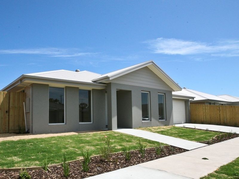 4 Cassinia Street, Inverloch VIC 3996