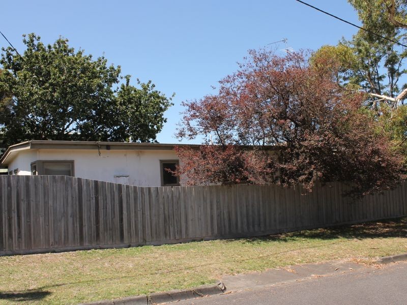 41 Bayview Avenue, Inverloch VIC 3996