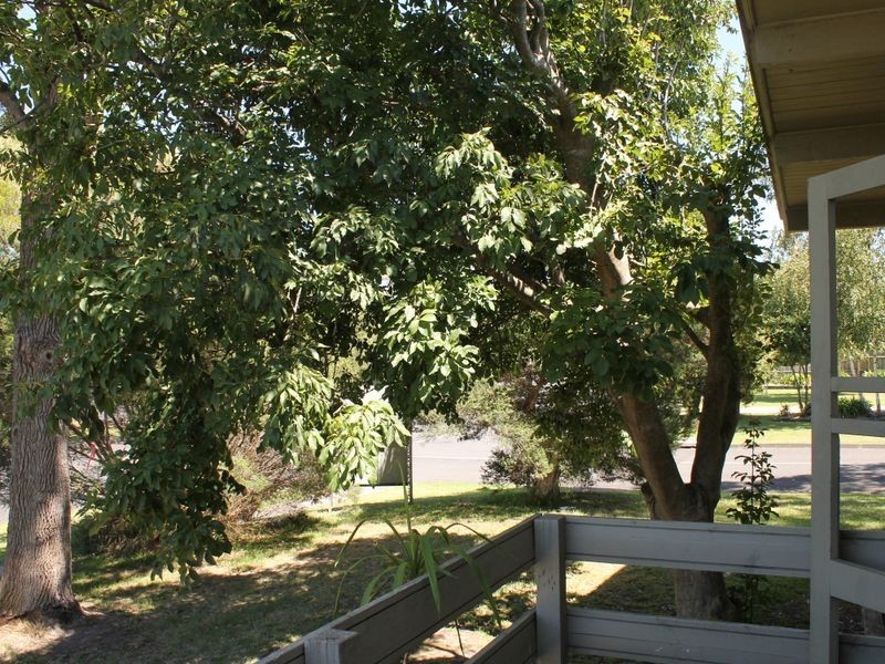 41 Bayview Avenue, Inverloch VIC 3996