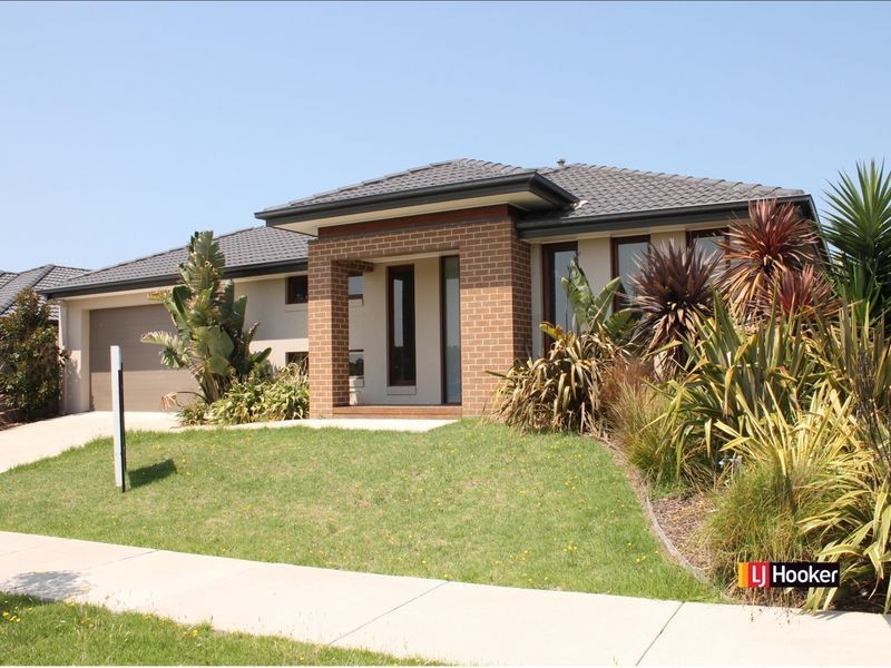 13 Queenscliff Drive, Inverloch VIC 3996