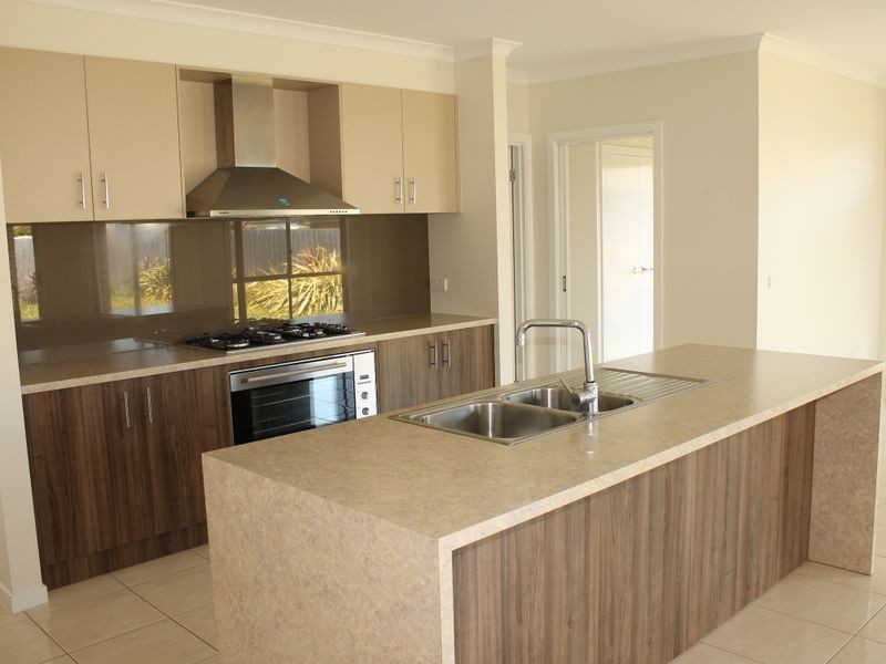 13 Queenscliff Drive, Inverloch VIC 3996