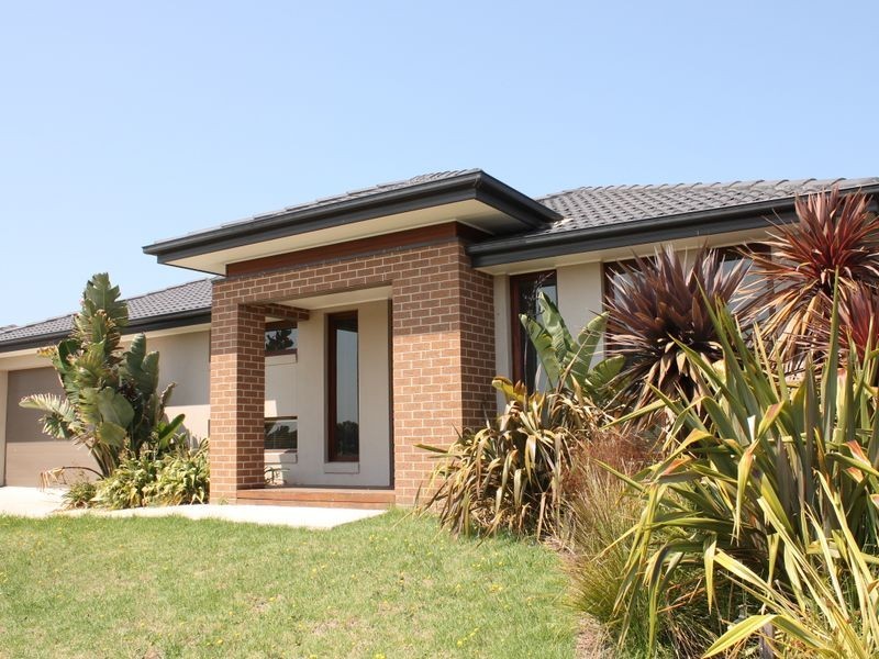 13 Queenscliff Drive, Inverloch VIC 3996