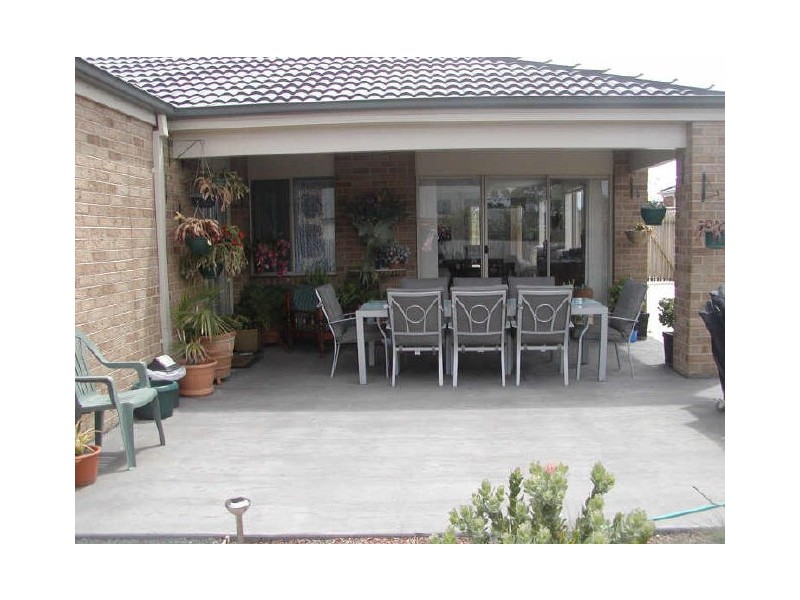 12 Queenscliff Drive, Inverloch VIC 3996
