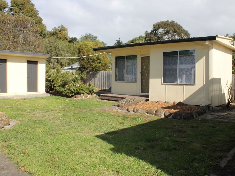 3 Stewart Avenue, Inverloch VIC 3996