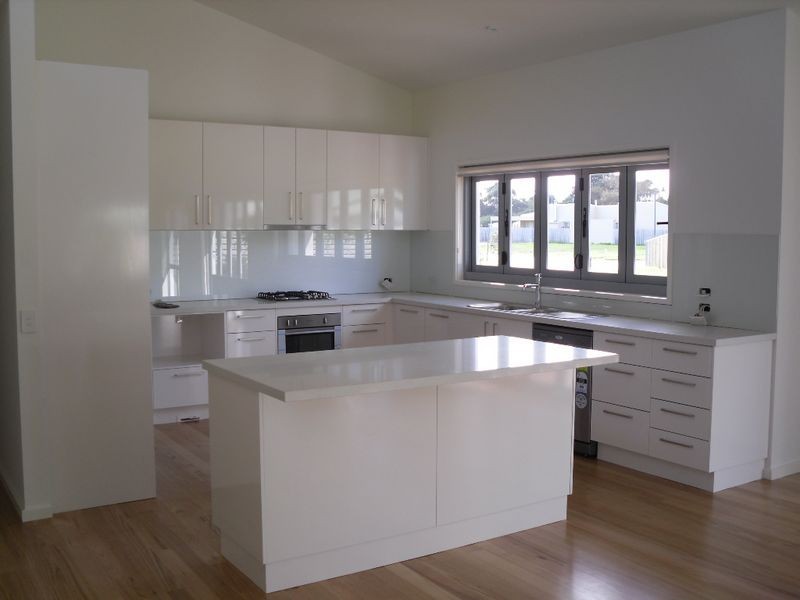 27 Paperbark Place, Inverloch VIC 3996