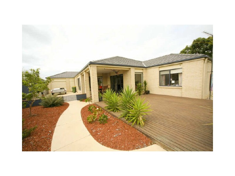 71 Woodland Heath Drive, Inverloch VIC 3996