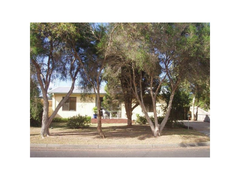 20 Gordon Avenue, Inverloch VIC 3996