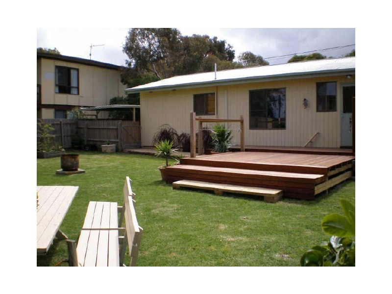 20 Gordon Avenue, Inverloch VIC 3996