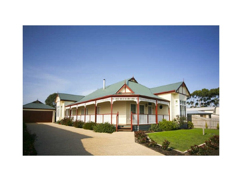 5 Hobsons Place, Inverloch VIC 3996