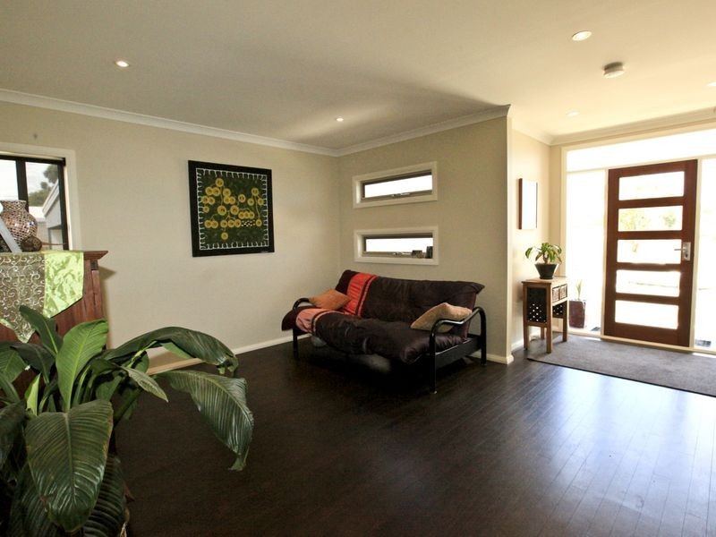 6 Diane Place, Inverloch VIC 3996