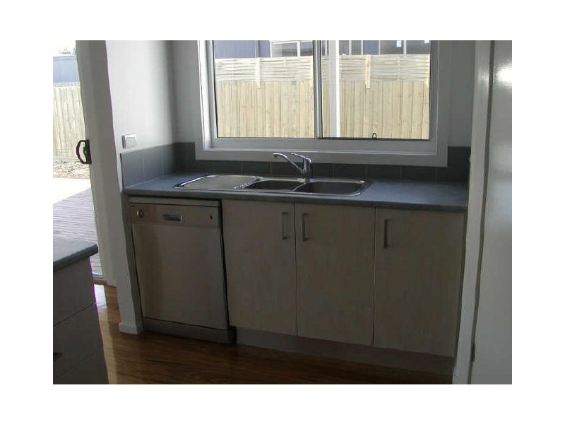 8 Diane Place, Inverloch VIC 3996