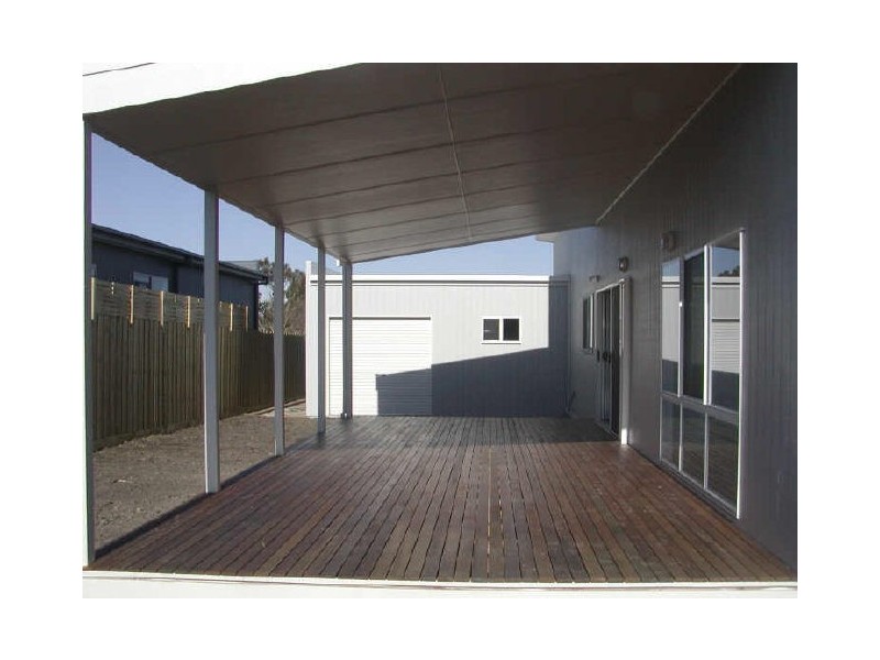 8 Diane Place, Inverloch VIC 3996