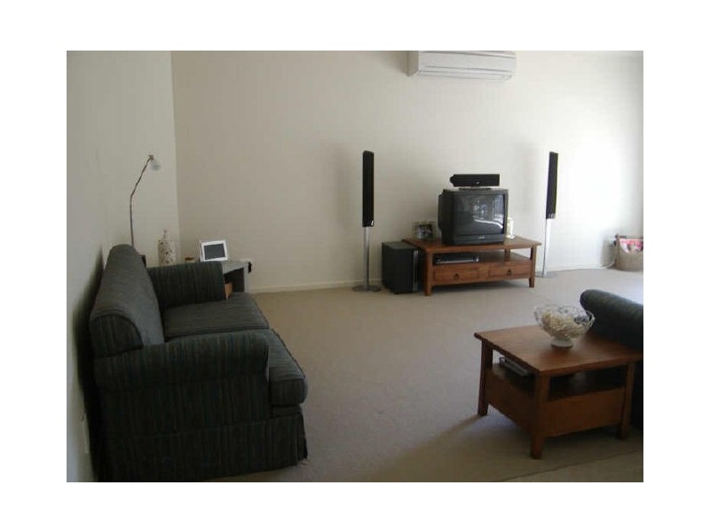 8 Endeavour Place, Inverloch VIC 3996