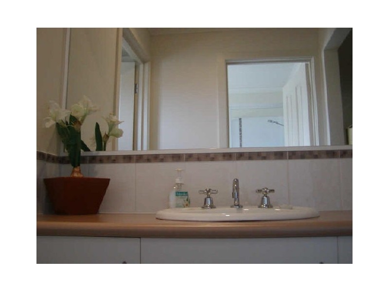 8 Endeavour Place, Inverloch VIC 3996