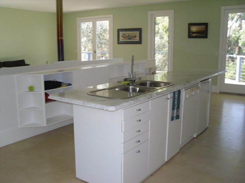 1 Ebor Avenue, Inverloch VIC 3996