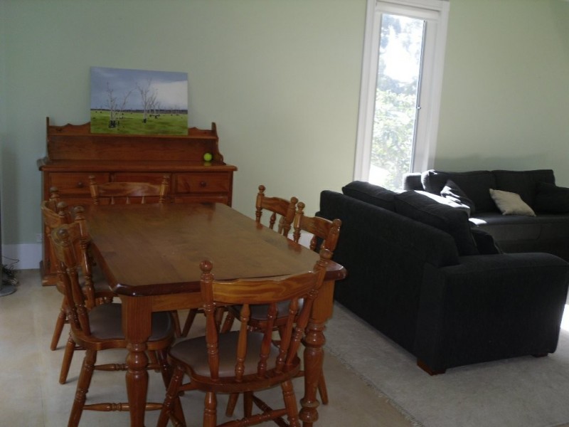 1 Ebor Avenue, Inverloch VIC 3996