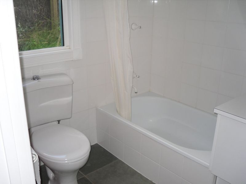 1 Ebor Avenue, Inverloch VIC 3996