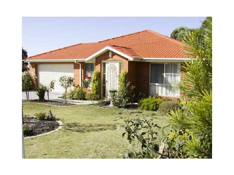 6 Heather Grove, Inverloch VIC 3996