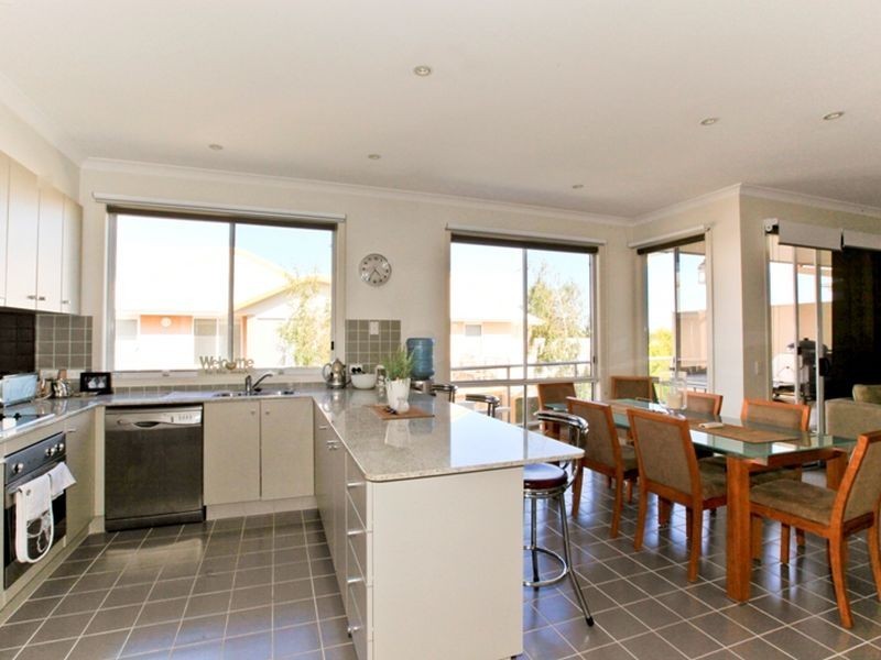 4/14-16 Hopetoun Street, Inverloch VIC 3996