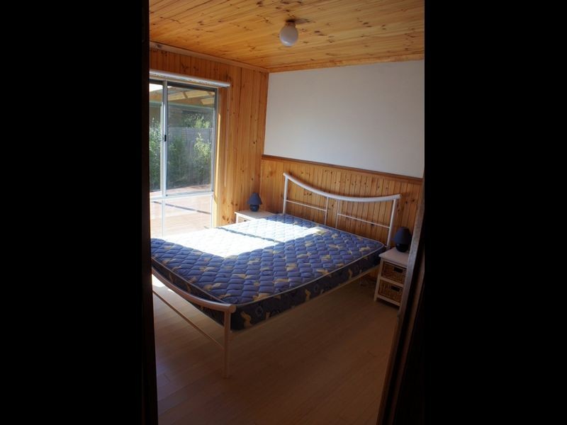 16 Leicester Square, Inverloch VIC 3996