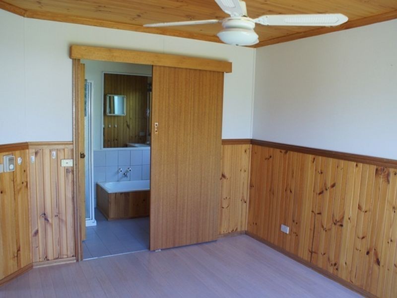 16 Leicester Square, Inverloch VIC 3996