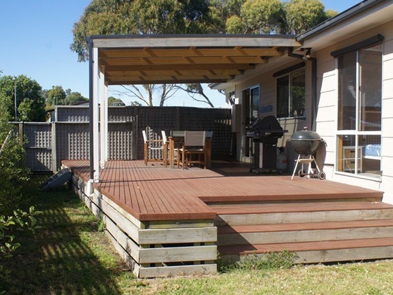 16 Leicester Square, Inverloch VIC 3996