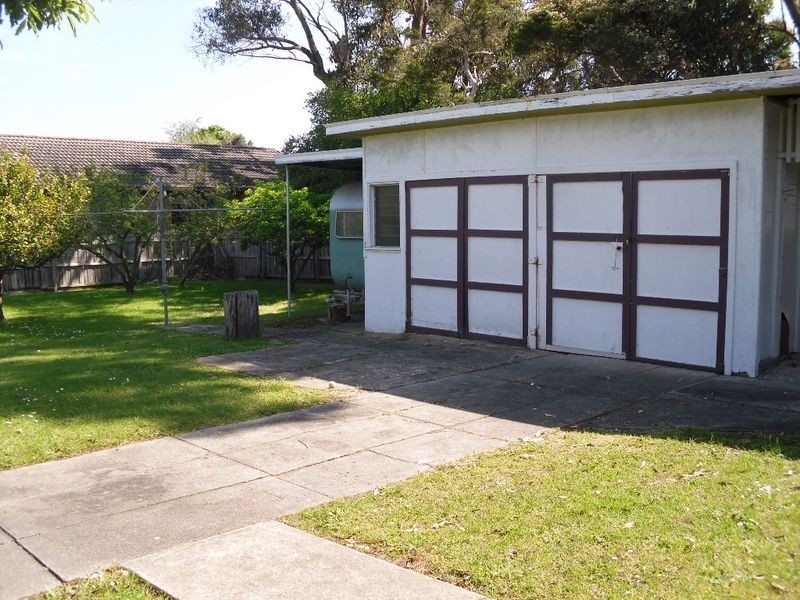 8 Bruce Street, Inverloch VIC 3996