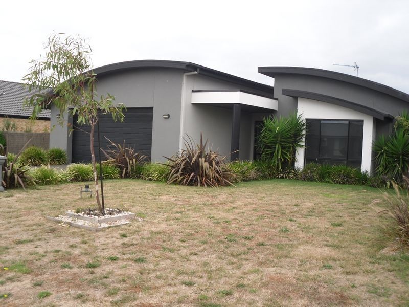 8 Royal Parade, Inverloch VIC 3996