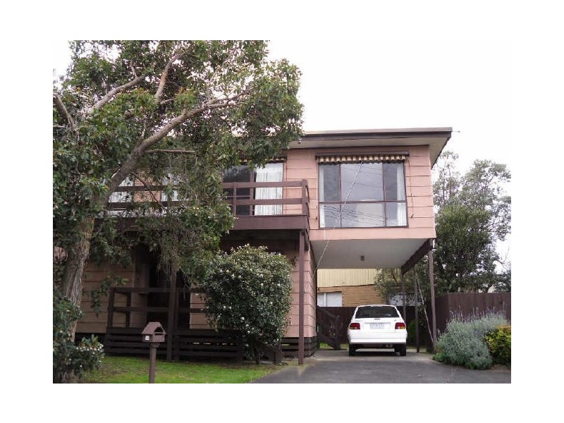 60 Bayview Avenue, Inverloch VIC 3996