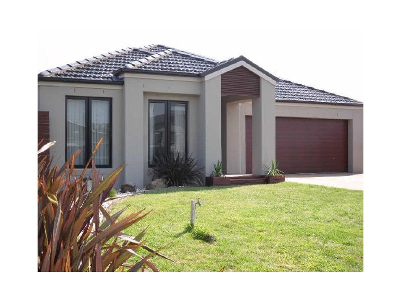 14 Outrigger Drive, Inverloch VIC 3996