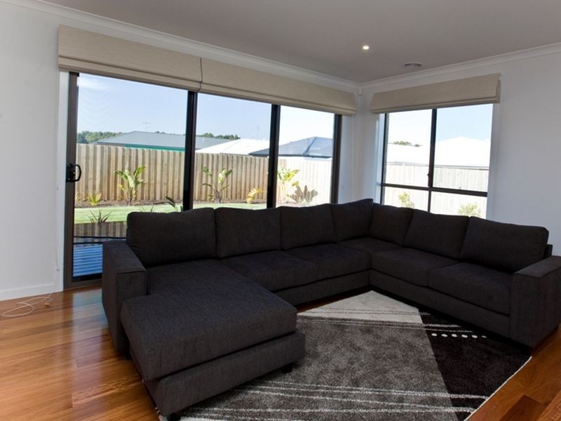 18 Surrey Place, Inverloch VIC 3996