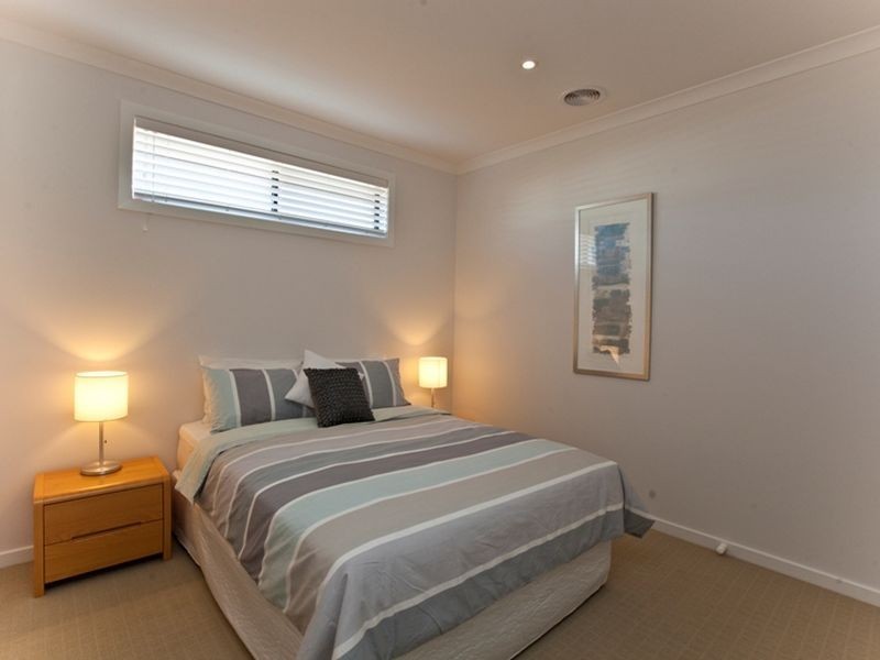 18 Surrey Place, Inverloch VIC 3996