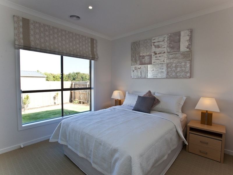 18 Surrey Place, Inverloch VIC 3996