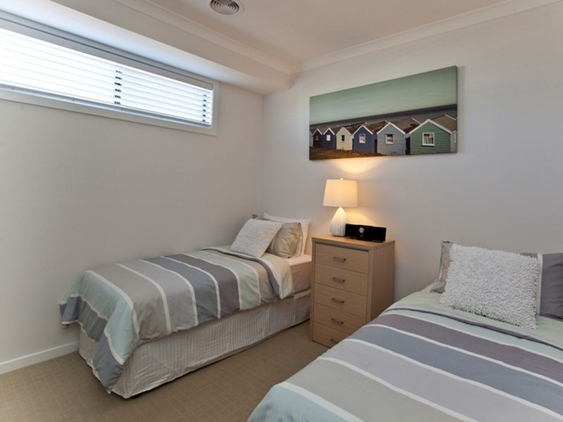 18 Surrey Place, Inverloch VIC 3996