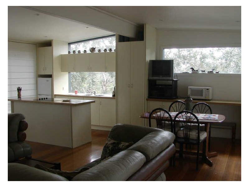 4 Toorak Road, Inverloch VIC 3996